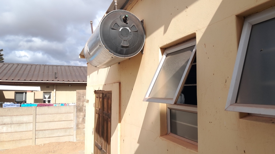 3 Bedroom Property for Sale in Louwville Western Cape